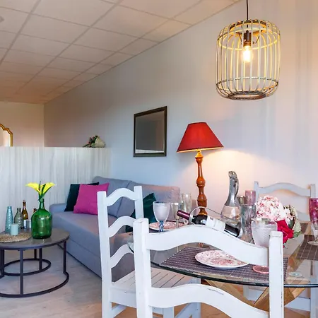 Luxury Singular Orange * Saint-Jacques-de-Compostelle